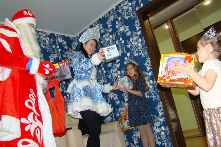 Поздравление детей сотрудников с Новым 2020 годом